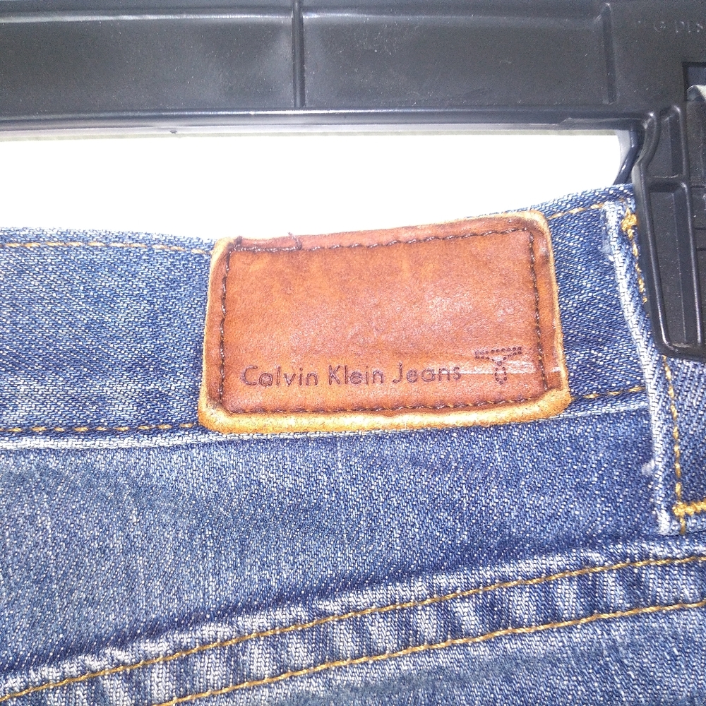 Calvin Klein Women's Medium Wash Denim Flare Jeans Size- 8 - Picture 6 of 10